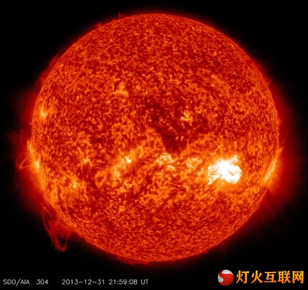 nasa公布新年首张太阳耀斑照片组图